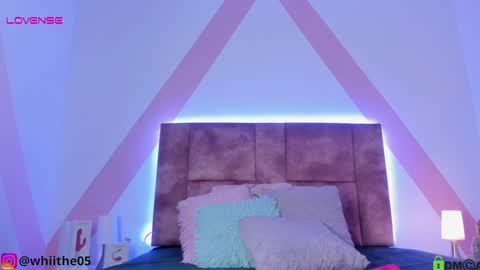 Isabella White online show from 12/13/24, 10:45