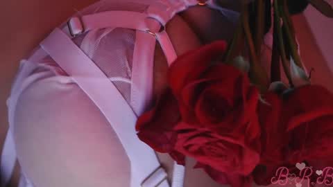 Isabella White online show from 12/19/24, 12:13
