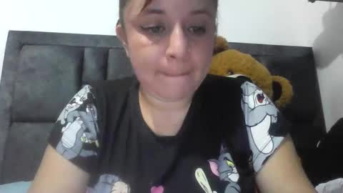 isabellaa_hills_ online show from 06/02/26, 05:59