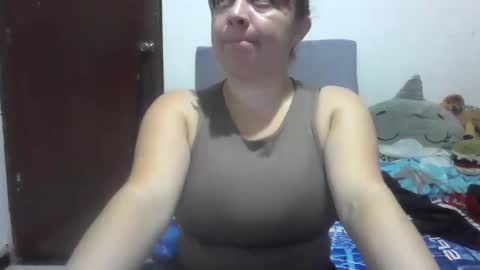 isabellaa_hills_ online show from 06/11/26, 01:16
