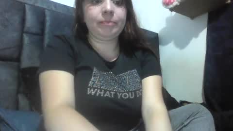 isabellaa_hills_ online show from 06/13/26, 10:40