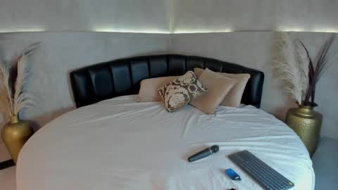 isabellaa_palacios online show from 09/24/25, 03:15