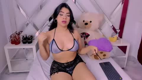 Snapshot of isabellaacruz chatting on 02/16/25, 02:10 ISABELLA online show from 02/16/25, 02:10