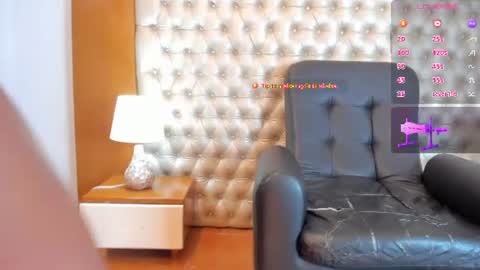 isabellaalux_ online show from 06/30/26, 09:38
