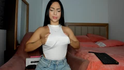 Snapshot of isabellabeker_ chatting on 04/22/26, 07:26 ISABEL online show from 04/22/26, 07:26