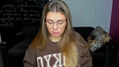 Snapshot of isabellabler chatting on 11/29/25, 07:00 isabellabler online show from 11/29/25, 07:00