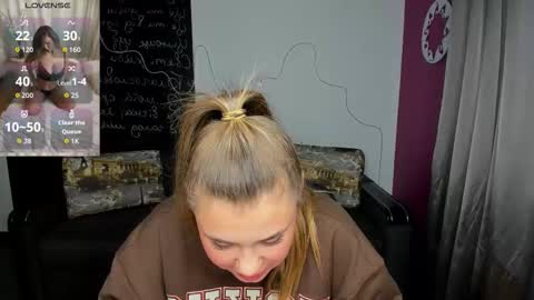 Snapshot of isabellabler chatting on 12/04/25, 12:47 isabellabler online show from 12/04/25, 12:47