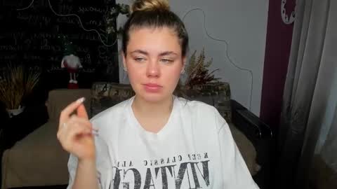 Snapshot of isabellabler chatting on 12/15/25, 06:39 isabellabler online show from 12/15/25, 06:39