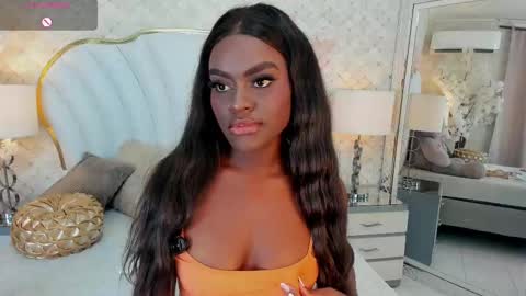 Snapshot of isabellabroms21 chatting on 09/13/25, 09:25    v online show from 09/13/25, 09:25