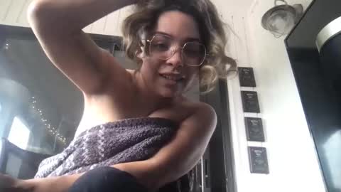 isabellaelizabeth online show from 02/05/26, 06:45