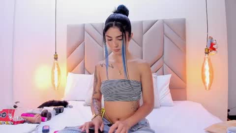 Snapshot of isabellafoox chatting on 03/27/26, 02:17 isabellafoox online show from 03/27/26, 02:17