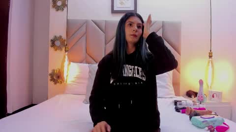 Snapshot of isabellafoox chatting on 05/30/26, 02:14 isabellafoox online show from 05/30/26, 02:14