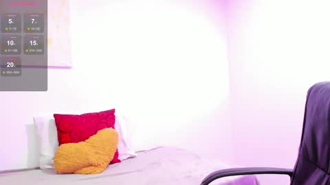 Instagram soybella01  online show from 03/03/25, 08:54