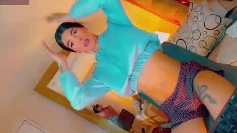 isabellagirs online show from 10/28/25, 05:11
