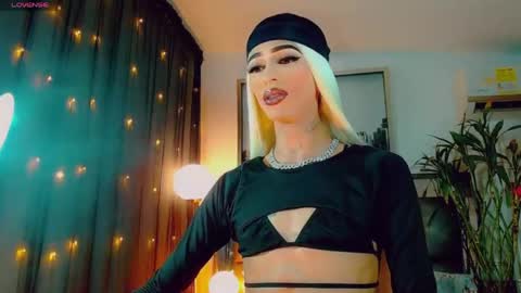 isabellagirs online show from 05/22/26, 04:52