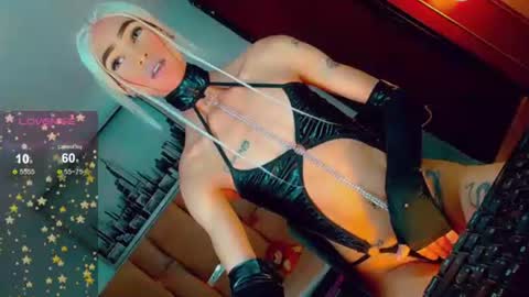 isabellagirs online show from 07/30/26, 04:44