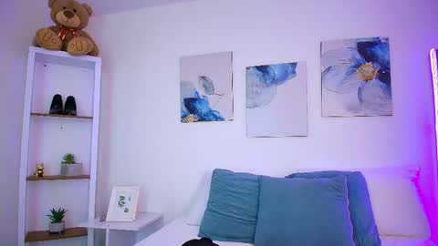 Isabella  online show from 05/08/26, 01:38