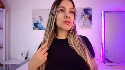 Isabella  online show from 06/19/26, 01:48