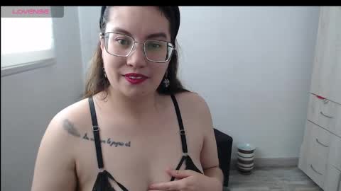 isabellahunter2 online show from 05/25/26, 05:19