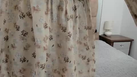 isabellakai online show from 10/21/25, 02:29