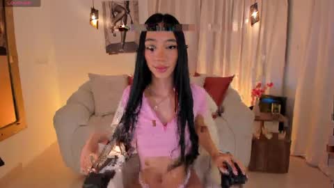 Snapshot of isabellalux_ chatting on 05/04/26, 05:09 ISABELLA online show from 05/04/26, 05:09