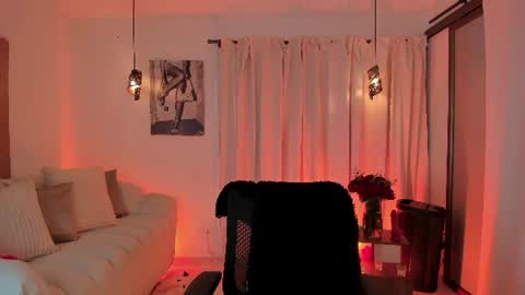 Snapshot of isabellalux_ chatting on 06/09/26, 02:50 ISABELLA online show from 06/09/26, 02:50