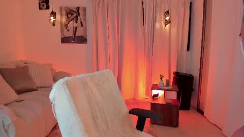 ISABELLA  online show from 06/25/26, 05:39