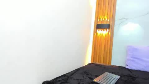 Snapshot of isabellamonet chatting on 11/14/25, 11:09 isabellamonet online show from 11/14/25, 11:09