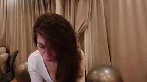 IsabellaMyst online show from 05/06/26, 08:25