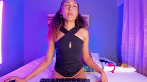 Isabella online show from 02/25/25, 10:07