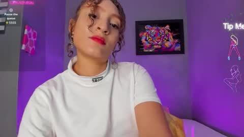 Snapshot of isabellaspencer chatting on 10/30/25, 10:21 Isabella online show from 10/30/25, 10:21