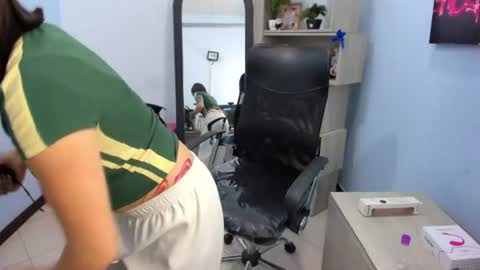 isebella online show from 06/16/26, 12:19