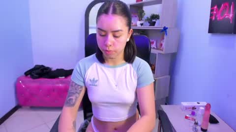 isebella online show from 06/25/26, 02:21