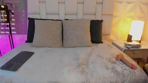 Snapshot of isabellasweet__ chatting on 04/28/26, 12:53 online show from 04/28/26, 12:53