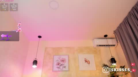 Snapshot of isabellasweet__ chatting on 04/29/26, 04:16 online show from 04/29/26, 04:16