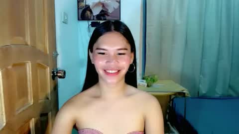 Snapshot of isabelle_amore chatting on 04/05/26, 04:53 Ysa online show from 04/05/26, 04:53