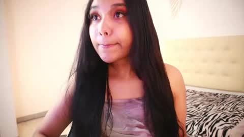 Snapshot of isabelle_lane chatting on 11/22/25, 12:26 online show from 11/22/25, 12:26