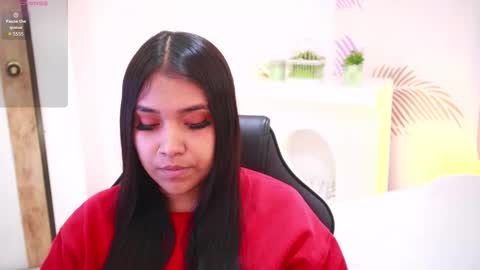 Snapshot of isabelle_lane chatting on 12/04/25, 12:47 online show from 12/04/25, 12:47