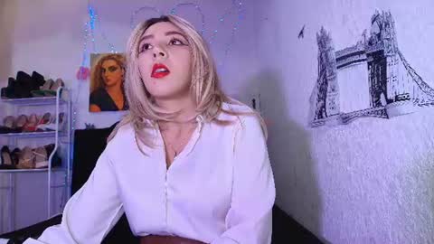 isabelle_sara online show from 07/30/26, 10:09