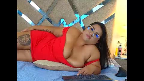 Snapshot of isabellmendez_ chatting on 04/14/26, 10:05 IsabellMendez online show from 04/14/26, 10:05