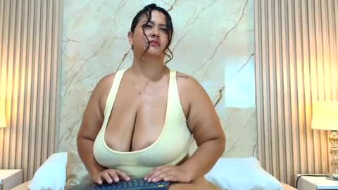 IsabellMendez online show from 07/28/26, 10:42