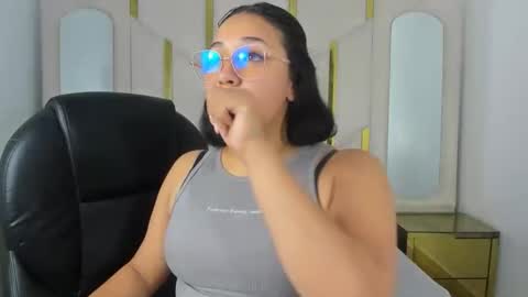 isabellrodriguez18 online show from 11/09/25, 03:27
