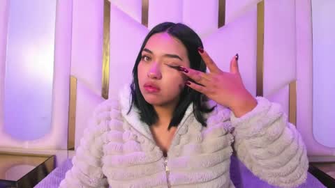 isabellrodriguez18 online show from 05/20/26, 03:45