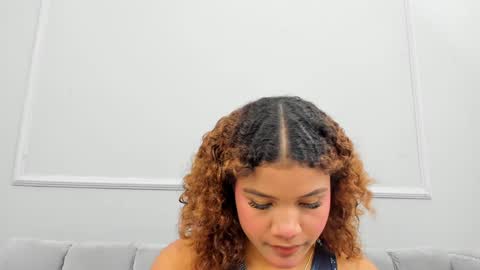 Isabellsmmith online show from 01/05/25, 04:04