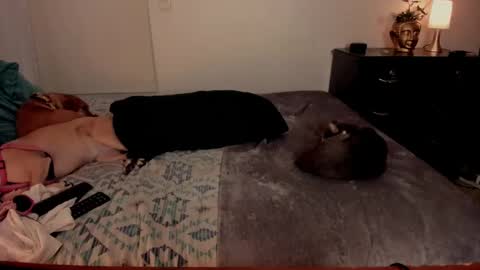 Snapshot of isabelprietoo chatting on 10/03/25, 11:35 Isa online show from 10/03/25, 11:35