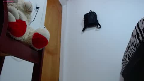 Snapshot of isadora_conde1_ chatting on 11/15/25, 06:59 isadora online show from 11/15/25, 06:59