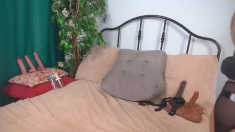 isadoradunkan online show from 07/17/26, 08:14