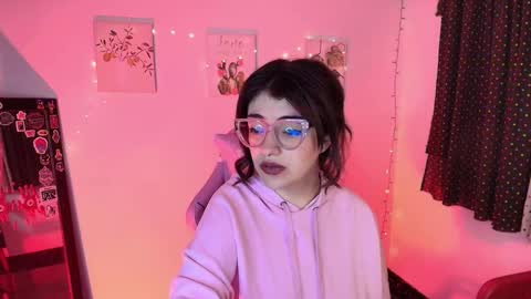 Isabella Ferrer online show from 10/20/25, 09:54