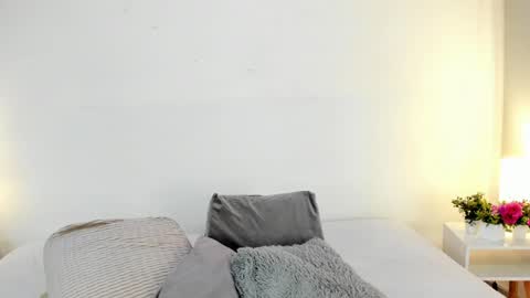 isameow online show from 12/04/24, 09:35