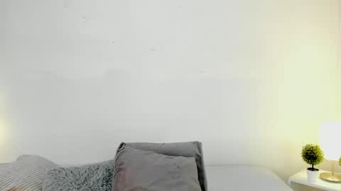 isameow online show from 01/15/25, 12:09